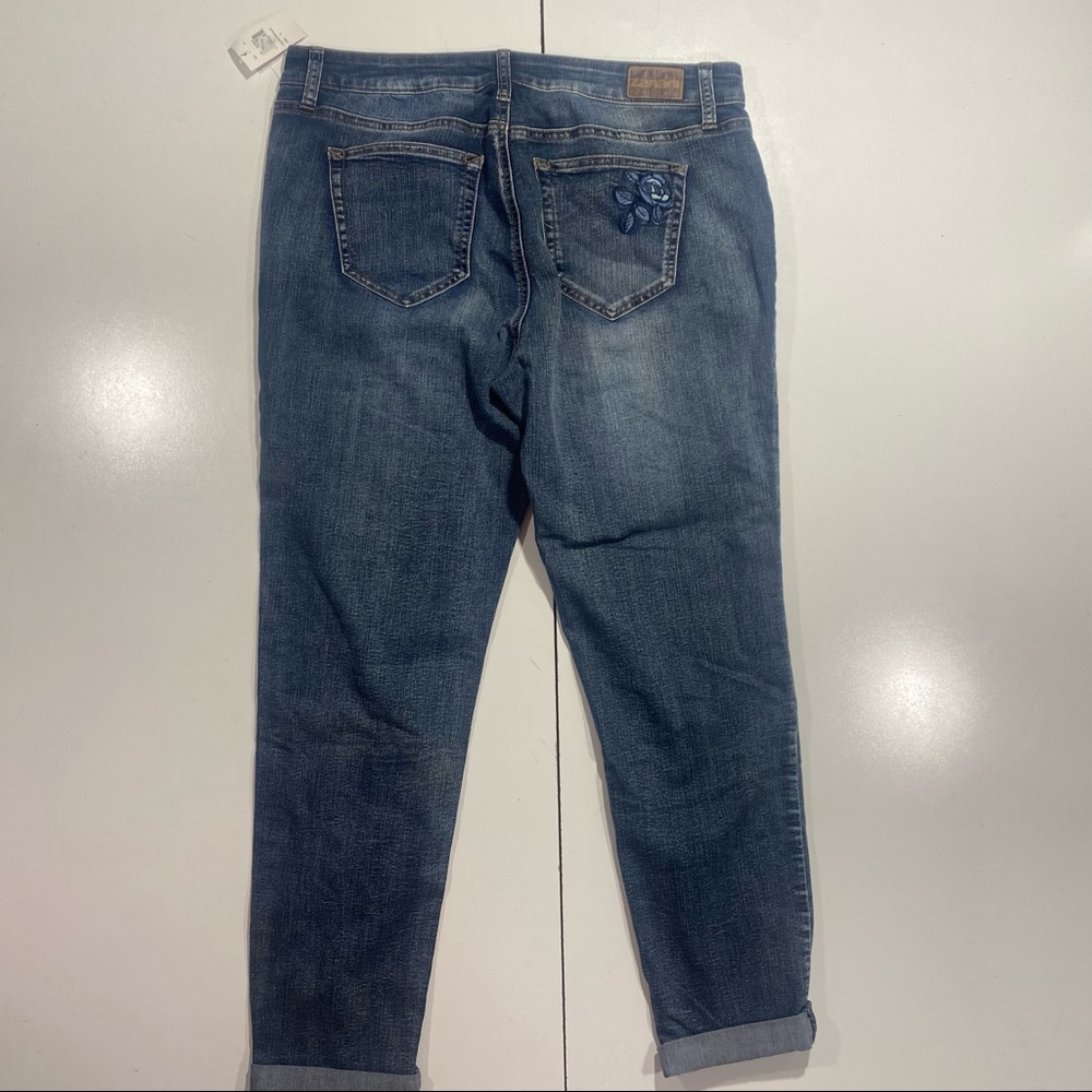 Zanadi Cotton Y2K Floral Embroidered Rolled Hem Blue Jeans NWT Size 14 - Picture 4 of 16